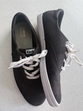 Keds woman’s Black Canvas Sneakers with White Laces
